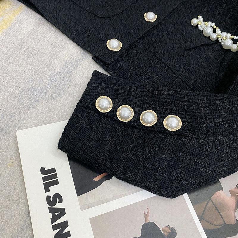 Monia Winter Black Pearls